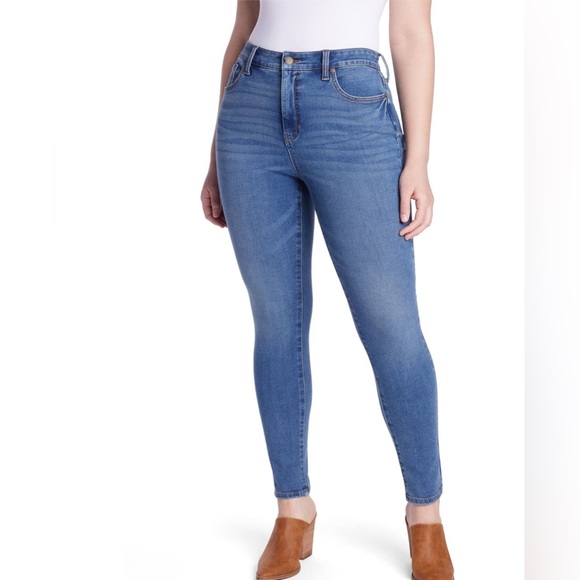 👖 {12P} Time & Tru Petite High Rise Curvy Jeans - Picture 1 of 9